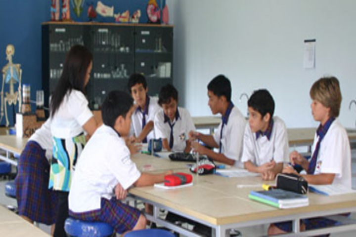 Sainik Public School-Science Lab