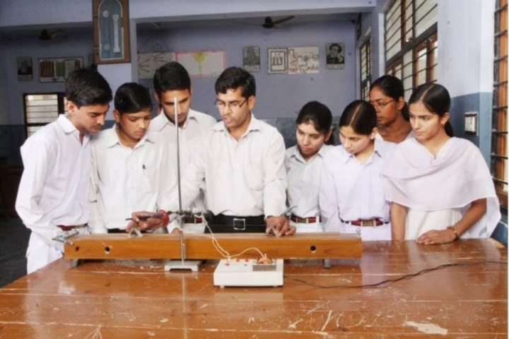 Saraswati Senior Secondary School-Physics Lab