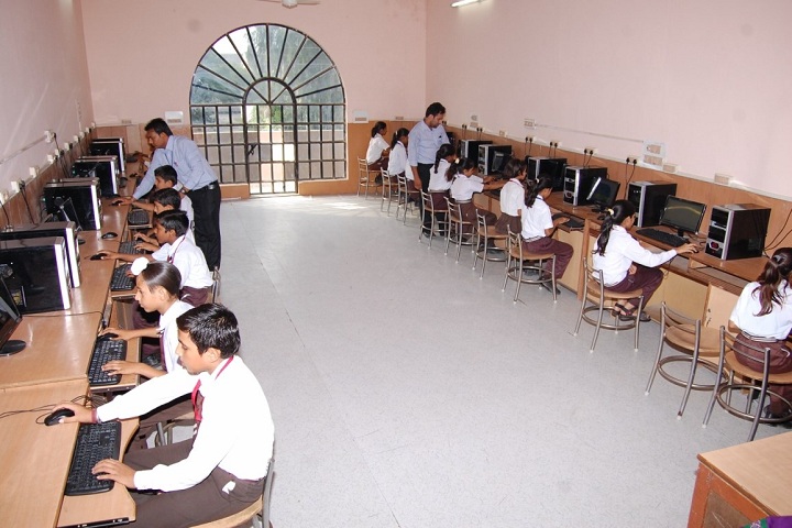 S D Senior Secondary School-Computer Lab