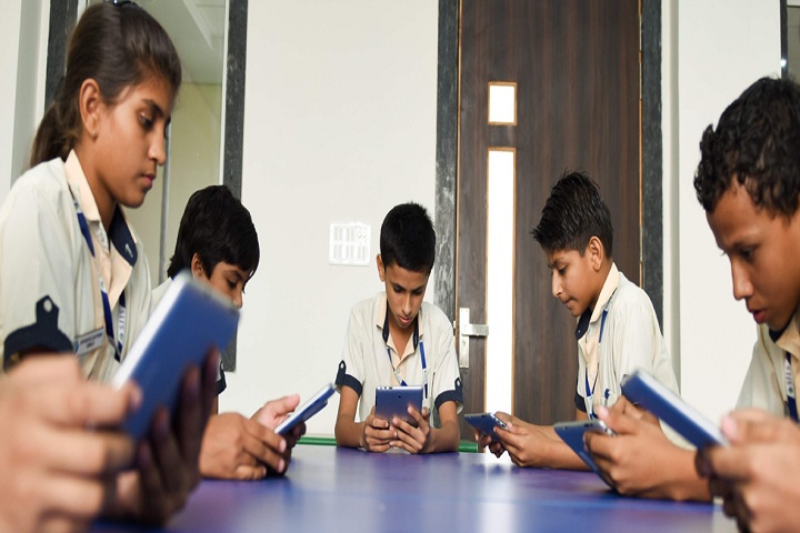 Shreejee International School-Tab Lab