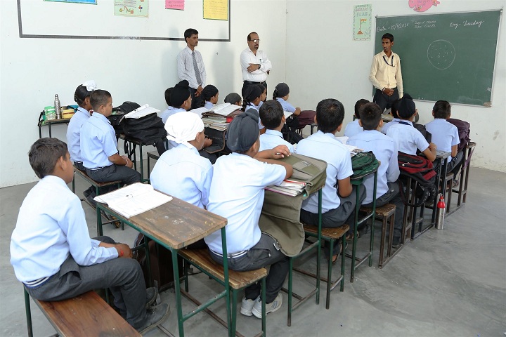 Shri Guru Gobind Singh Convent School-Classroom