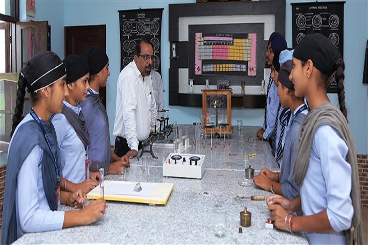 Shri Guru Gobind Singh Convent School-Science Lab