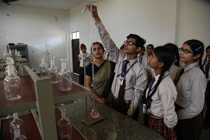 Shri Harkrishan Public School-Chemistry Lab