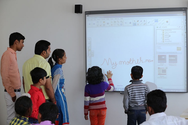 SMR International School-Smart Classes