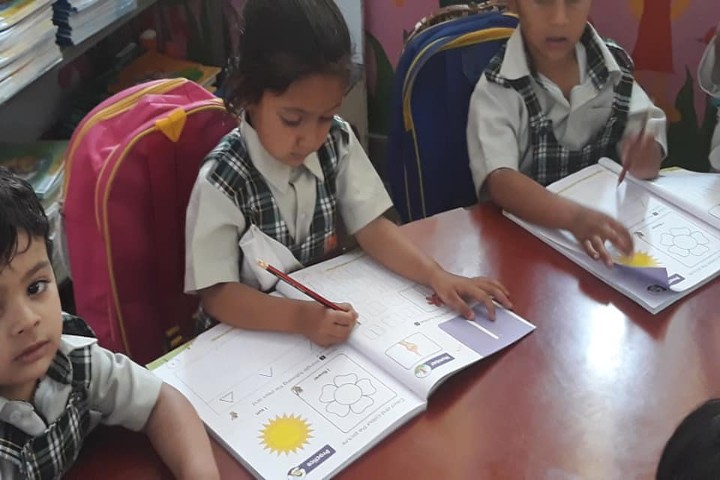 St Vivekanand Millennium School-students
