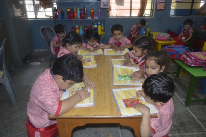 St Xavies Senior Secondary School-Painting Class
