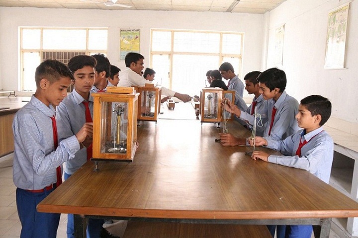 Teri Public School-Physics-Lab