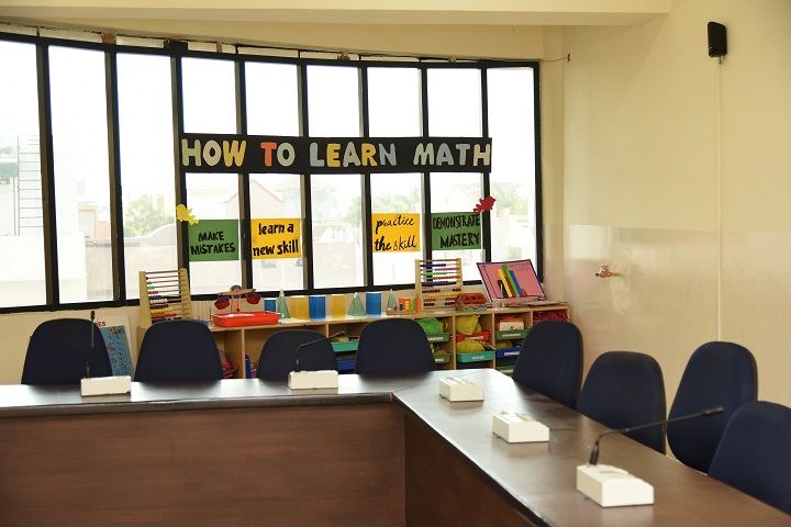 The Little Shri-Maths Lab