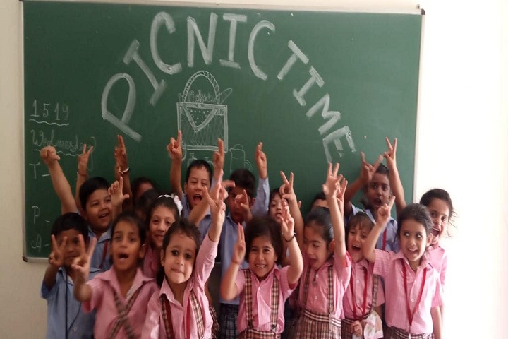 The Pine Crest School-Excursion