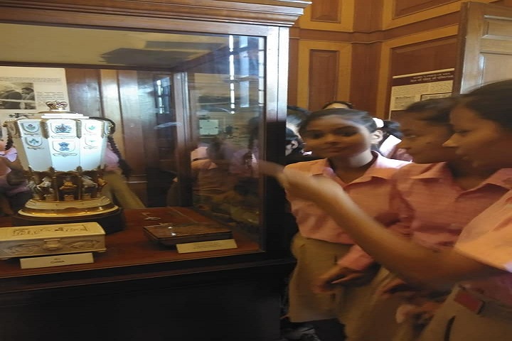 The Pine Crest School - Science Museum