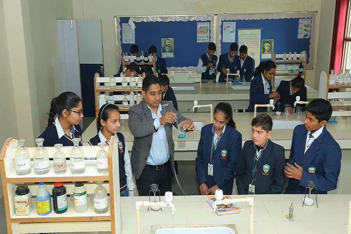 Universal Academy - Chemistry Lab