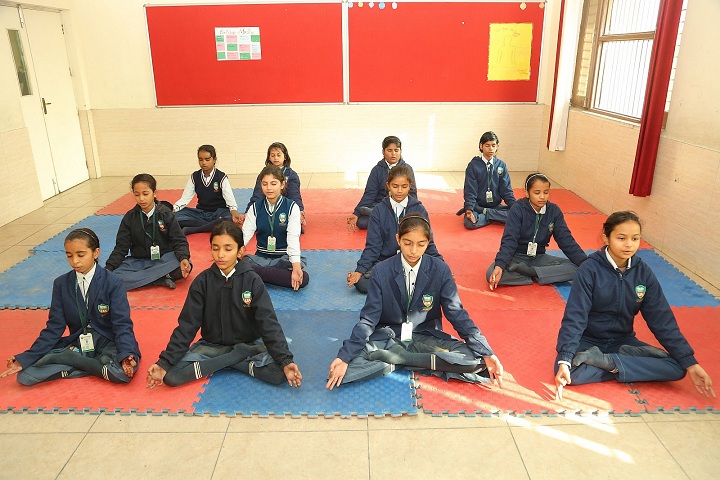 Universal Academy - Yoga