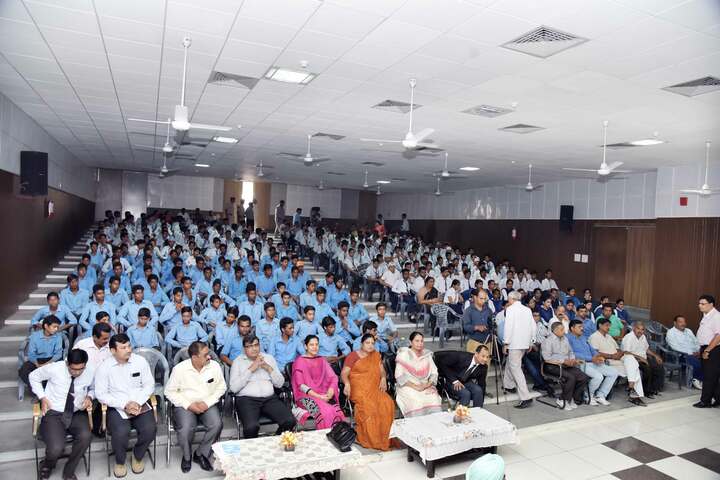 Viveka Nand Bal Mandir Senior Secondary Schoo-Auditorium