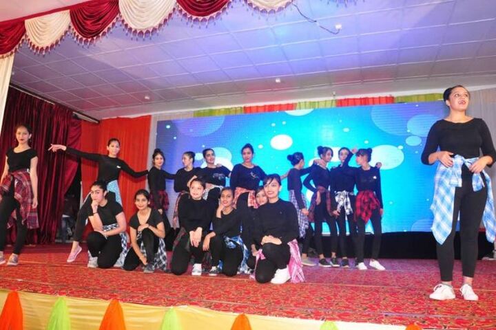 Achievers Hub Public School-Dance
