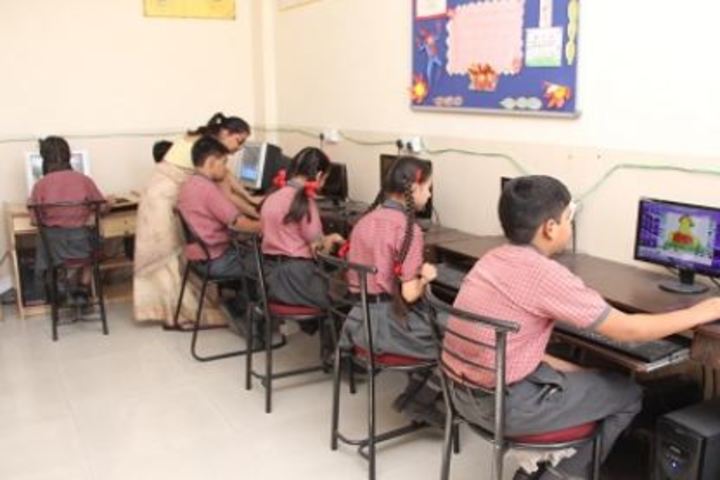 Amravati Vidyalaya-Computer Lab