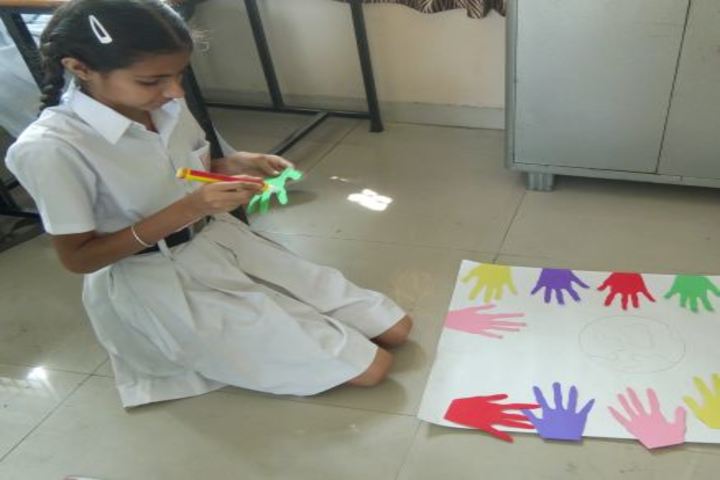 Amravati Vidyalaya-Crafts