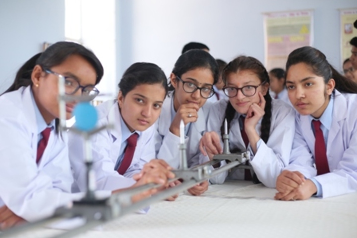 Chinmaya Vidyalaya-Laboratory