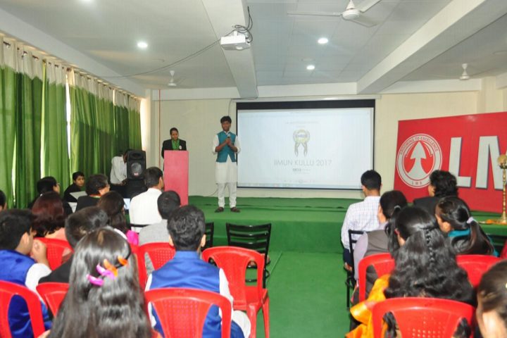 La Montessori School-Ceremory
