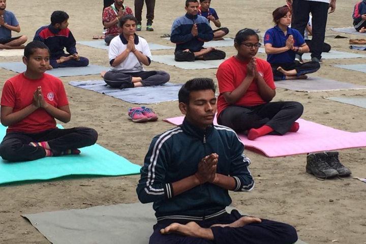 La Montessori School-Yoga-Day