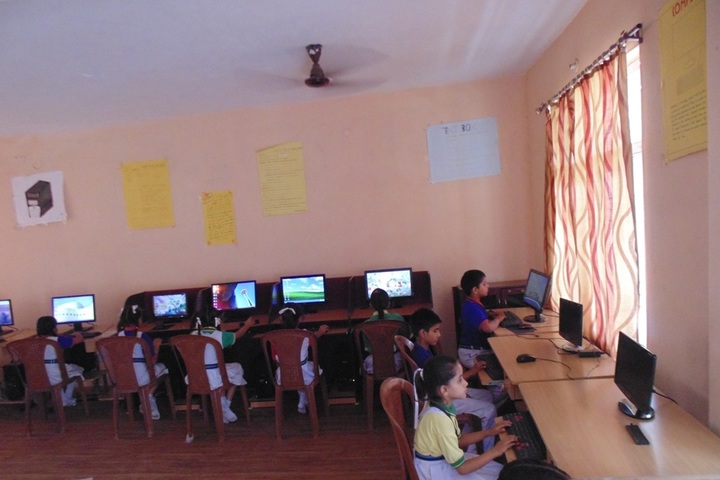 Lotus International Convent School-Computer-Lab
