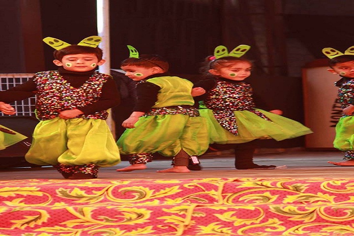 Montessorie Cambridge School-Dance