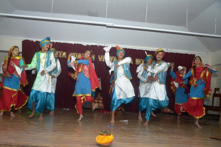 Padamshree N N Mohan Geeta Adarsh Vidyalaya-Dance 1