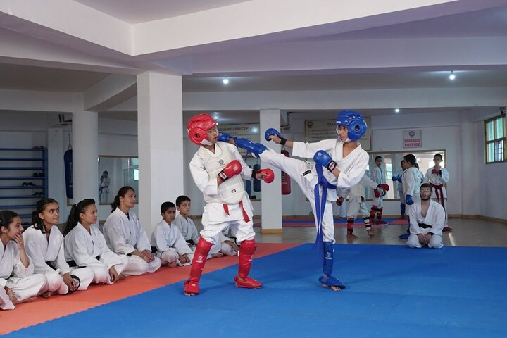 Roots Country School-Karate Activity