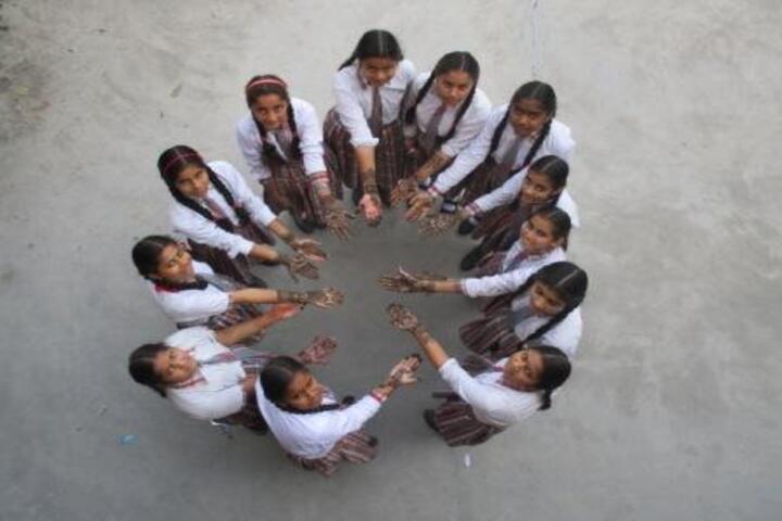 Rudra International School-Mehandi Competition