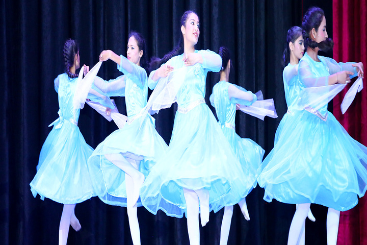 Sacred Heart Convent School-Dancing Activity