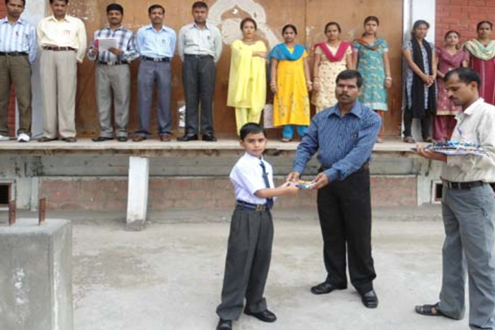 Roopland Public School-Prize distributing