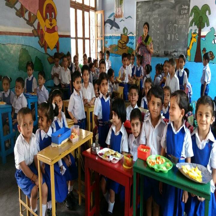 Brahmrishi Bawra Shanti Vidyapeeth School-lunch time