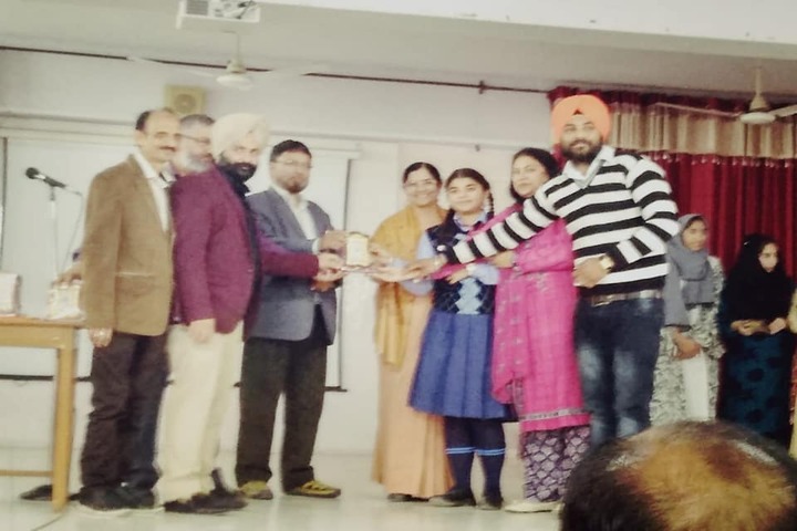 DAV Colligiate School-Awards