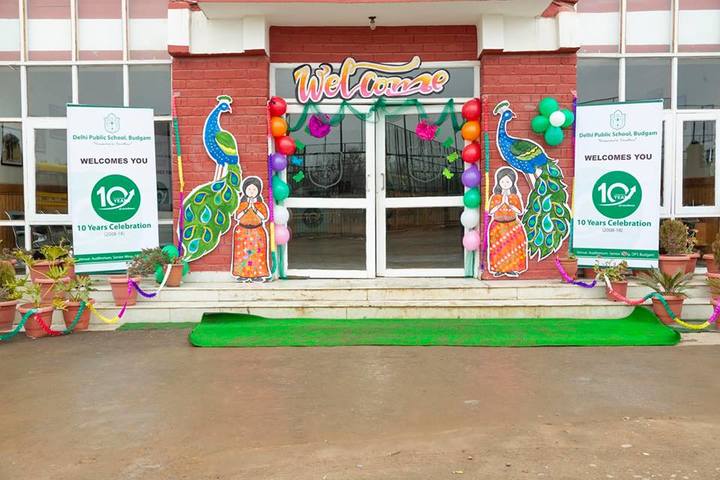 Delhi Public School-College Gate