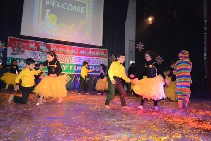 R M Public School-Dancing