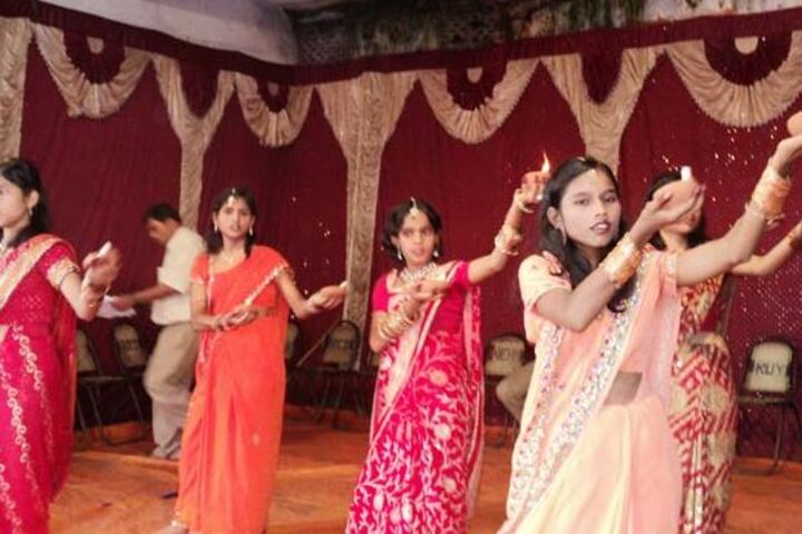 Adarsh Shramik Uchcha Vidyalaya-Dance
