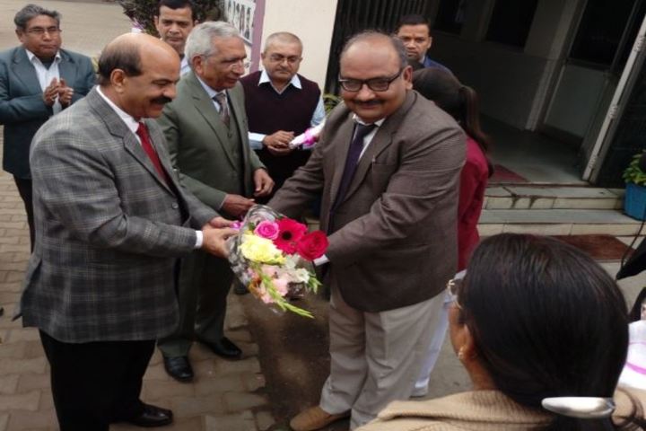 Agrasen Dav Public School-Inviting