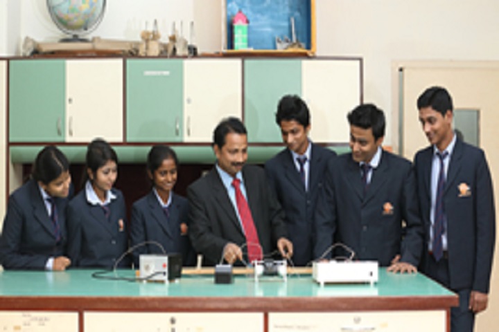 Ggcet St Xaviers International School-Physics Lab