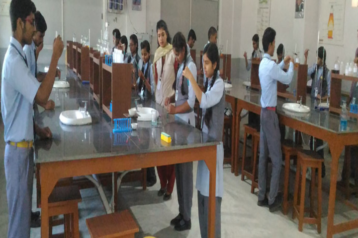 Guru Gobind Singh Public School-Chemistry Lab