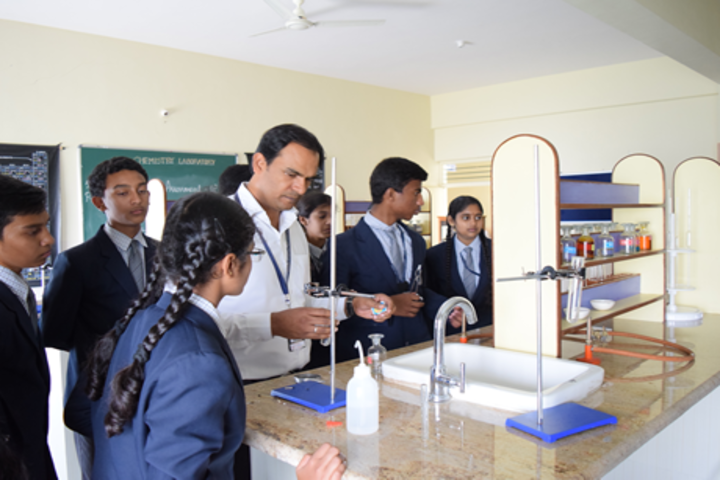 Aishwarya International Public School-Lab