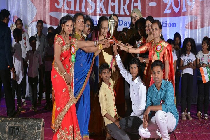 Aryan English Medium School-Annual Day Prizes