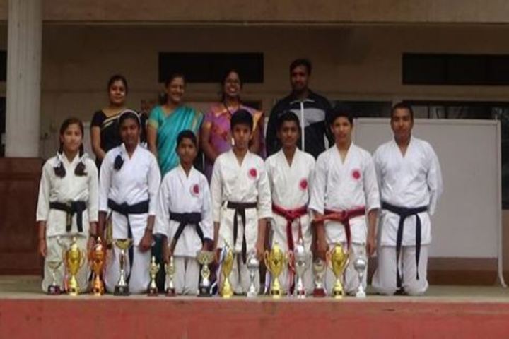 Atreya Vidyaniketan-Karathe Prizes