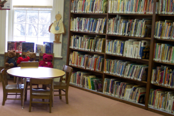 Beml Public School-Library2