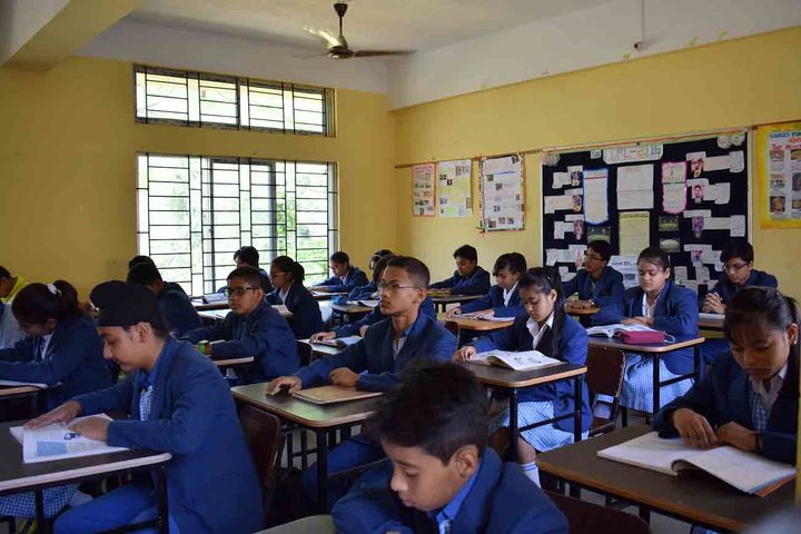 axel public school - class room