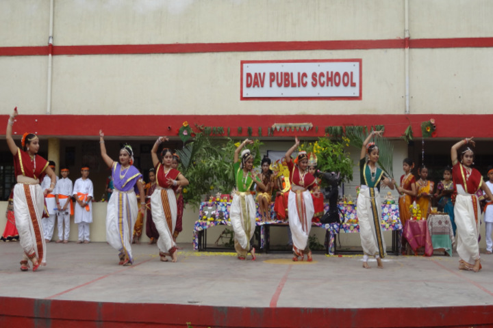 D A V Public School-Fest