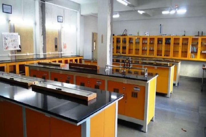 Budding Buds School - physics lab