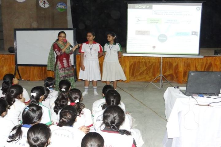 Budding Buds School - smart class