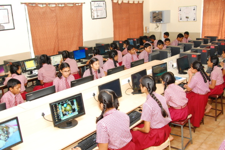 Dr N Shankara Adyanthaya Memorial English Medium High School Nitte-Computer Lab