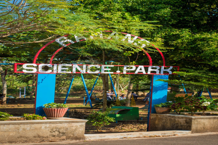 Dr M Ramanna Shetty Memorial English Medium High School-Science Park