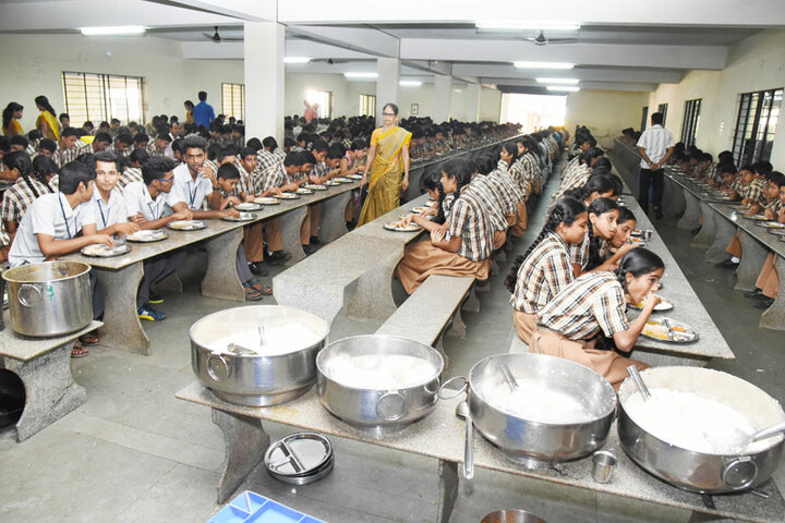 G M Vidyanikethan Public School-Mid Day Meal