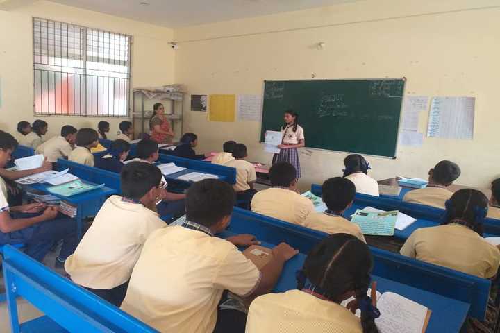 Giridhanva School-Classroom